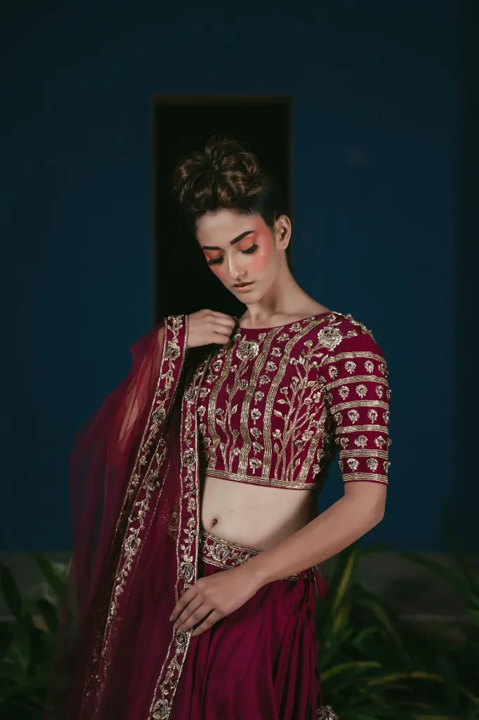 unsplash_T-VtubWVnZg_elegant ethnic fashion studio.webp