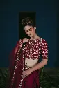 unsplash_T-VtubWVnZg_elegant ethnic fashion studio.webp